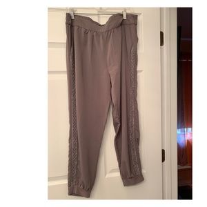 Guess women’s pants